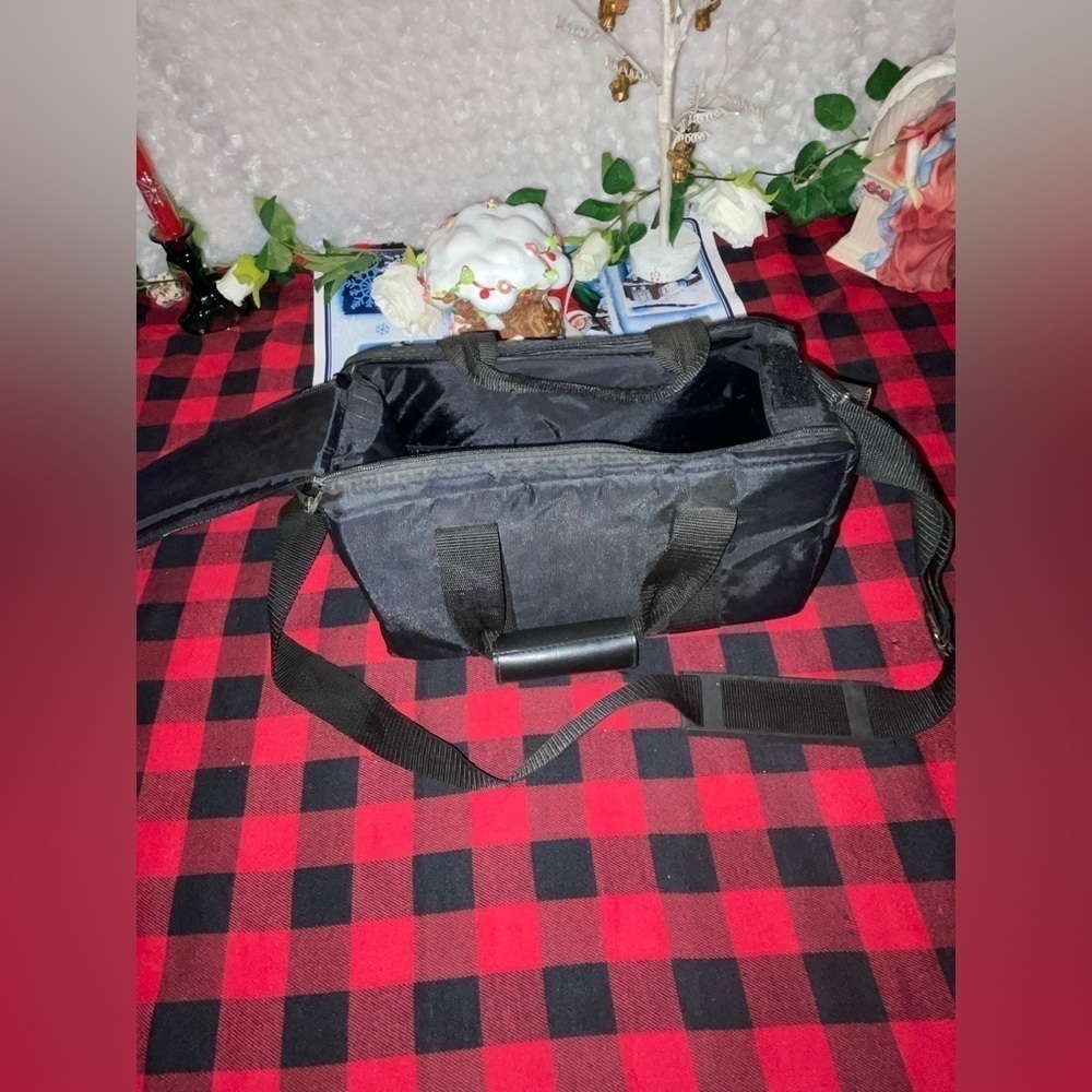 Black Shoulder Bag Medium Size in Excellent New Condition Generous Room! - Picture 8 of 8